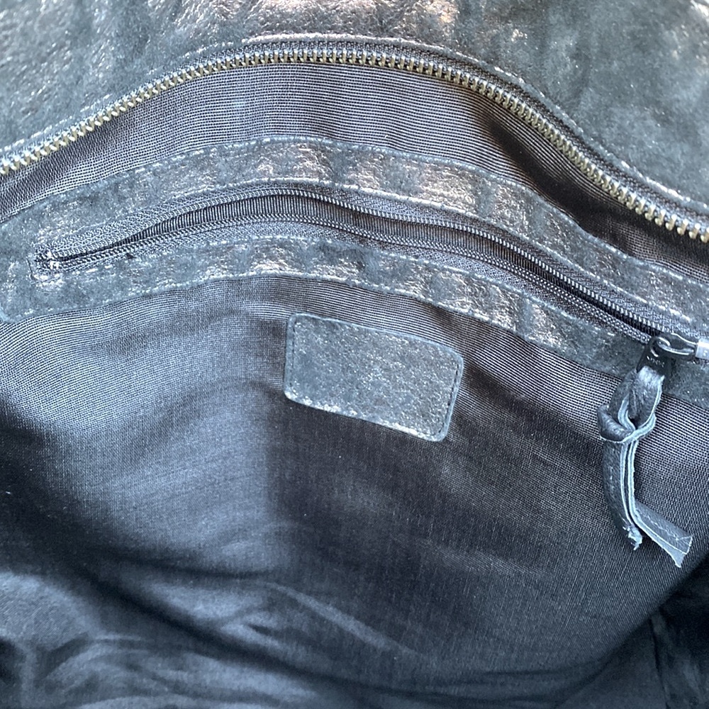 Edgy Chic Large Leather Tote Bag - Picture 5 of 9